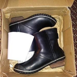 Sorel slimboot size 9